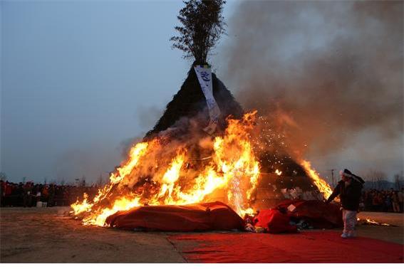 Enjoying the Folk Culture of Buk-gu