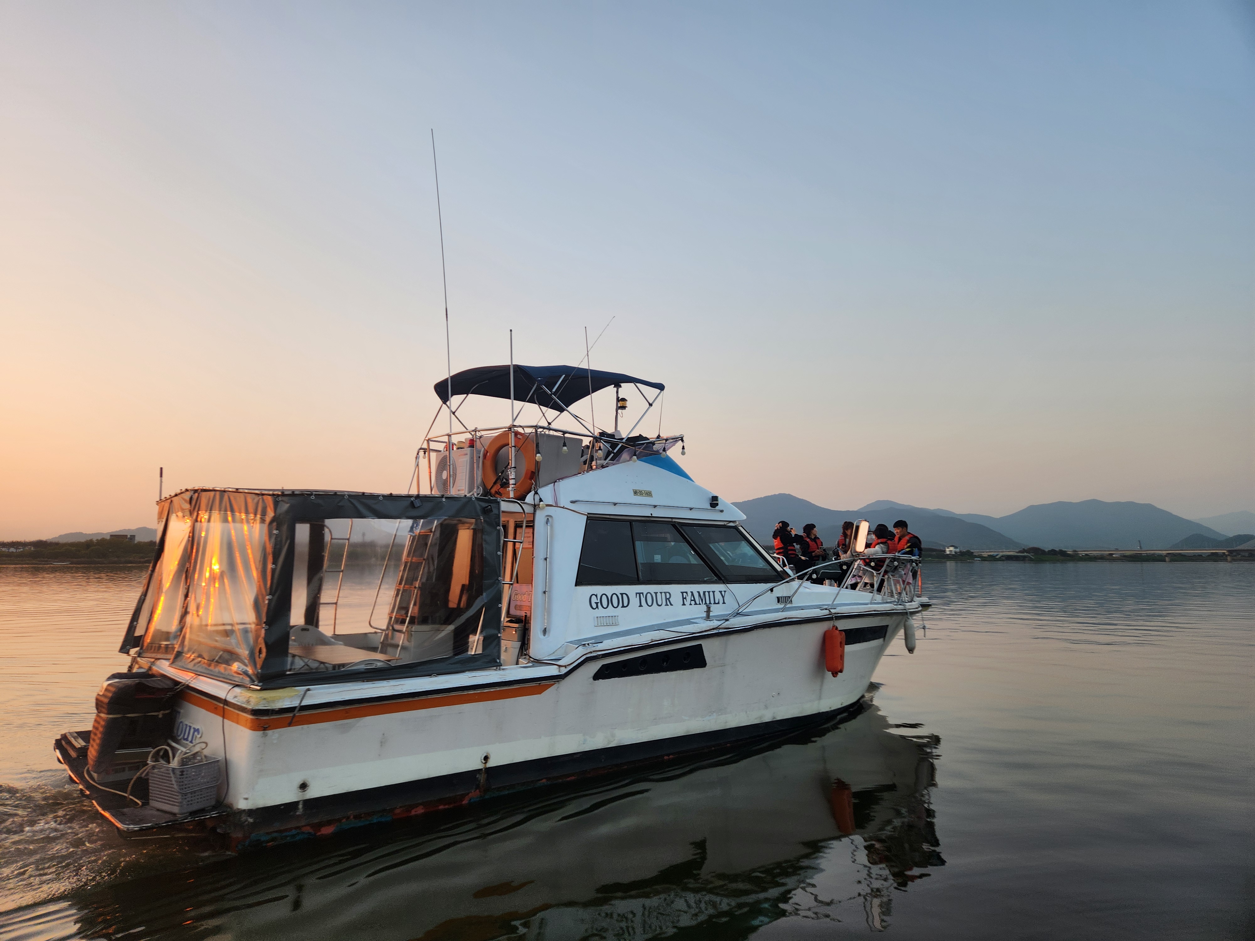 장미마을 선셋 에디션 요트 체험프로그램 실시(11.4.~11.14.)