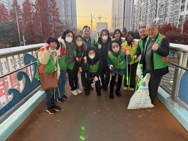 지역자율방재단 관내 대규모 떼까마귀 퇴치 실시