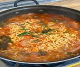 통도야지김치전골