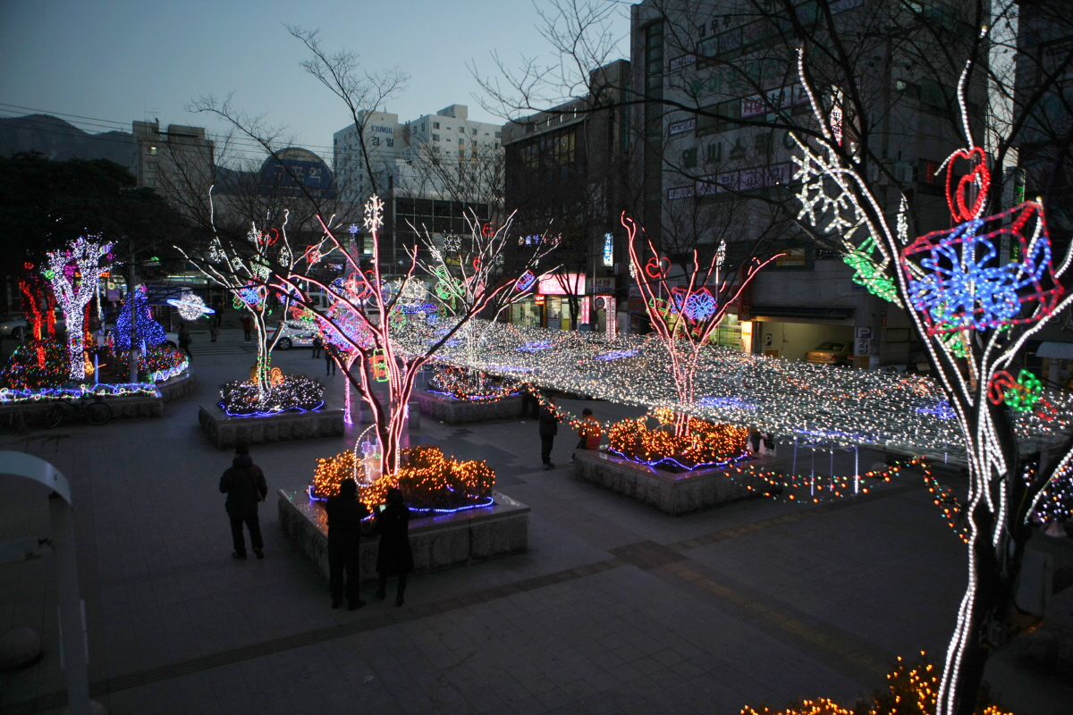 이 겨울, 구포역 광장의 밤은 아름답다