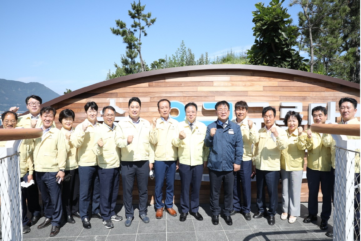 의원들 ‘송도용궁구름다리’ 벤치마킹