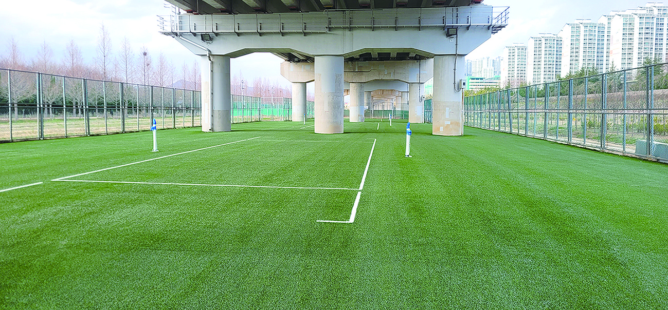 화명고가교 하부 체육시설 단장