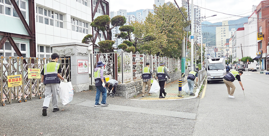 쾌적한 도시가꾸기에 앞장섰다
