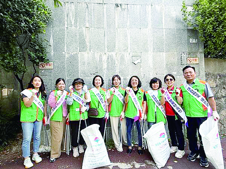 쾌적한 도시가꾸기에 앞장섰다