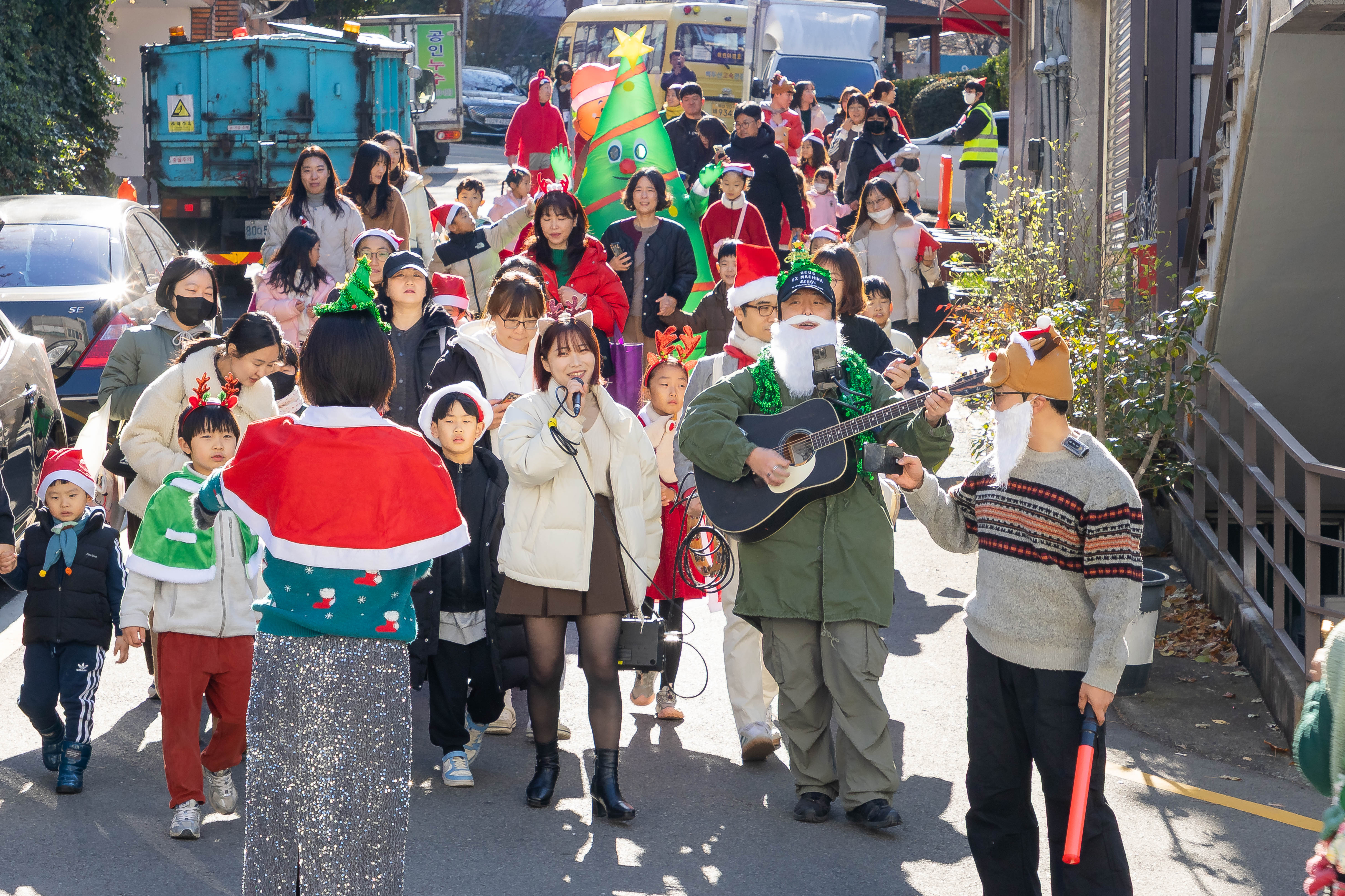 AZ-MZ 레트로 페스티벌, 주민 호응 속에 마무리