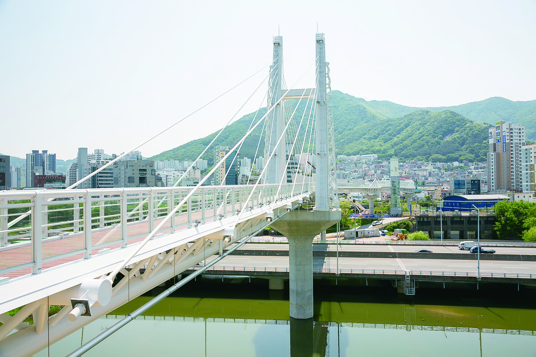 ‘금빛노을브릿지’ 잠시 문을 닫습니다